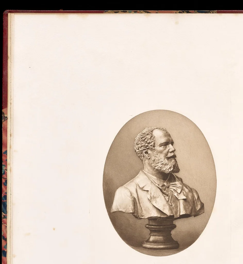 An illustration from Musée national du Louvre : donation de M. le Baron Adolphe de Rothschild, 1902, leaf 9