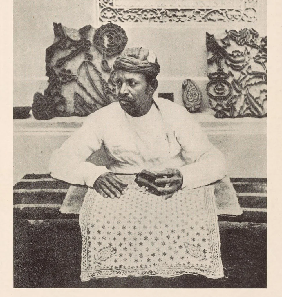 An illustration from Block prints from India for textiles, 1924, leaf 8