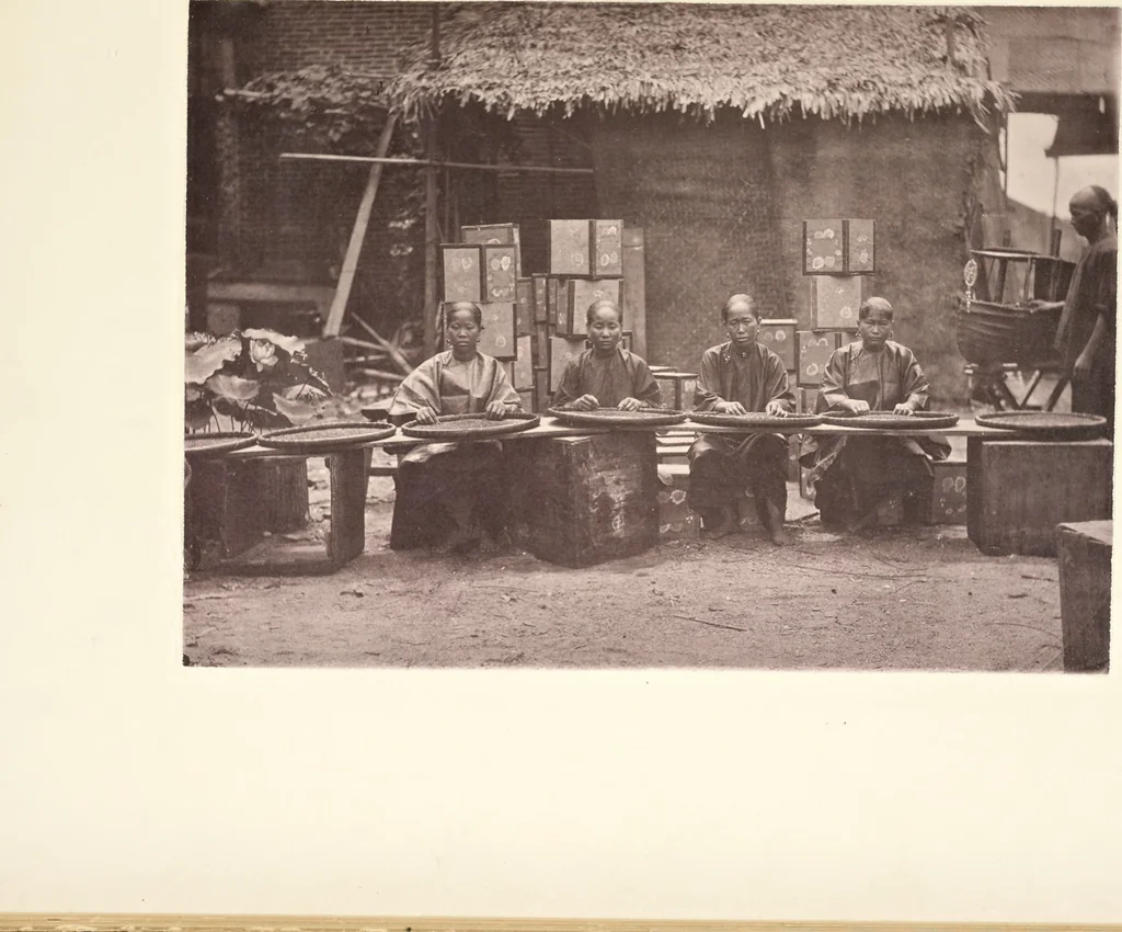 An illustration from Illustrations of China and its people : a series of two hundred photographs, with letterpress descriptive of the places and people represented., 1873, leaf 118