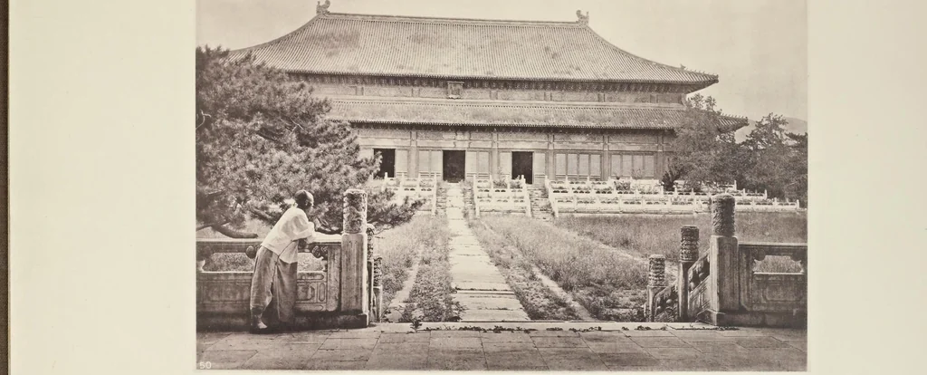 An illustration from Illustrations of China and its people : a series of two hundred photographs, with letterpress descriptive of the places and people represented., 1873, leaf 136