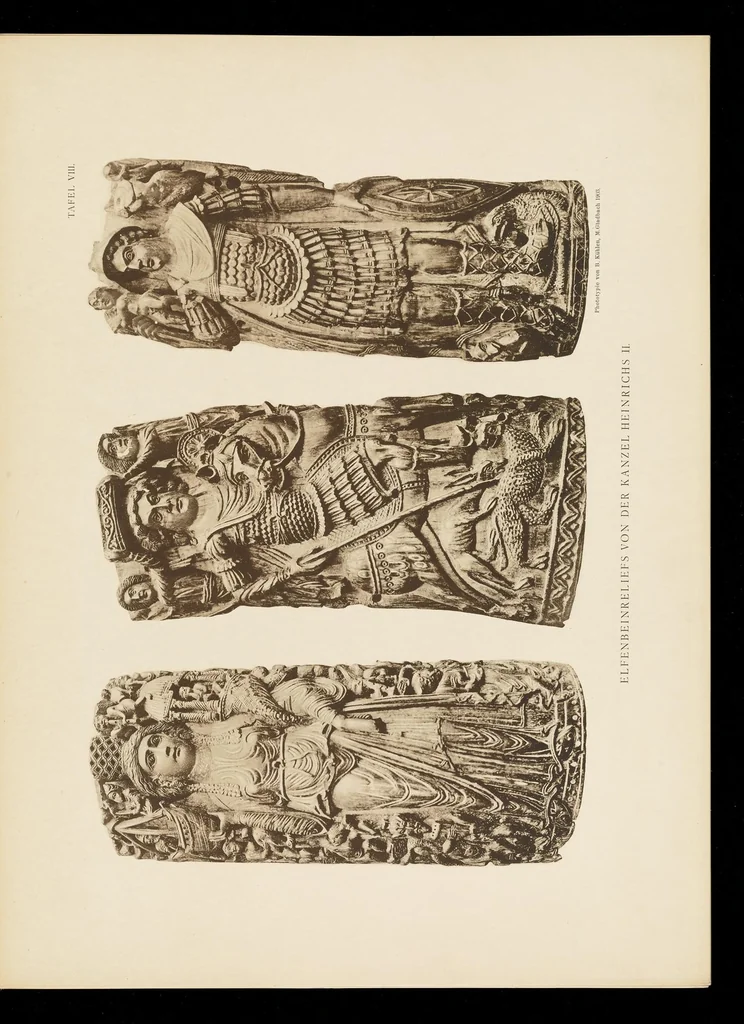 An illustration from Kunstschätze des Aachener Kaiserdomes : Werke der Goldschmiedekunst, Elfenbeinschnitzerei und Textilkunst, 1904, leaf 32