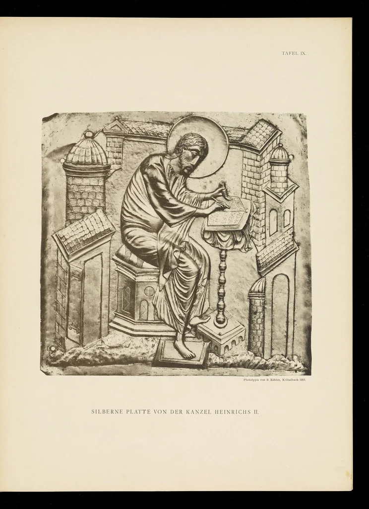An illustration from Kunstschätze des Aachener Kaiserdomes : Werke der Goldschmiedekunst, Elfenbeinschnitzerei und Textilkunst, 1904, leaf 34