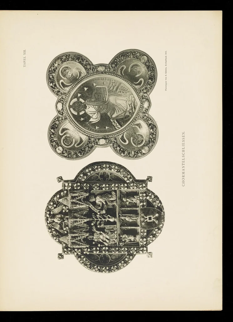 An illustration from Kunstschätze des Aachener Kaiserdomes : Werke der Goldschmiedekunst, Elfenbeinschnitzerei und Textilkunst, 1904, leaf 42