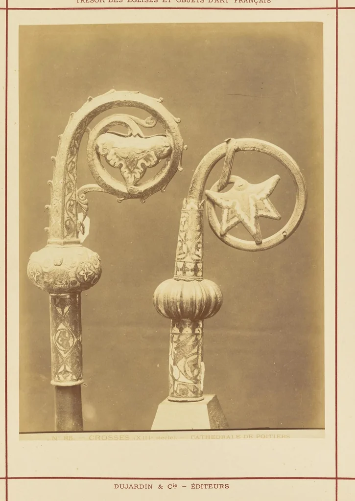 An illustration from Trésor des églises et objets d'art français appartenant aux musées exposés en 1889 au palais du Trocadéro, 1889, leaf 16