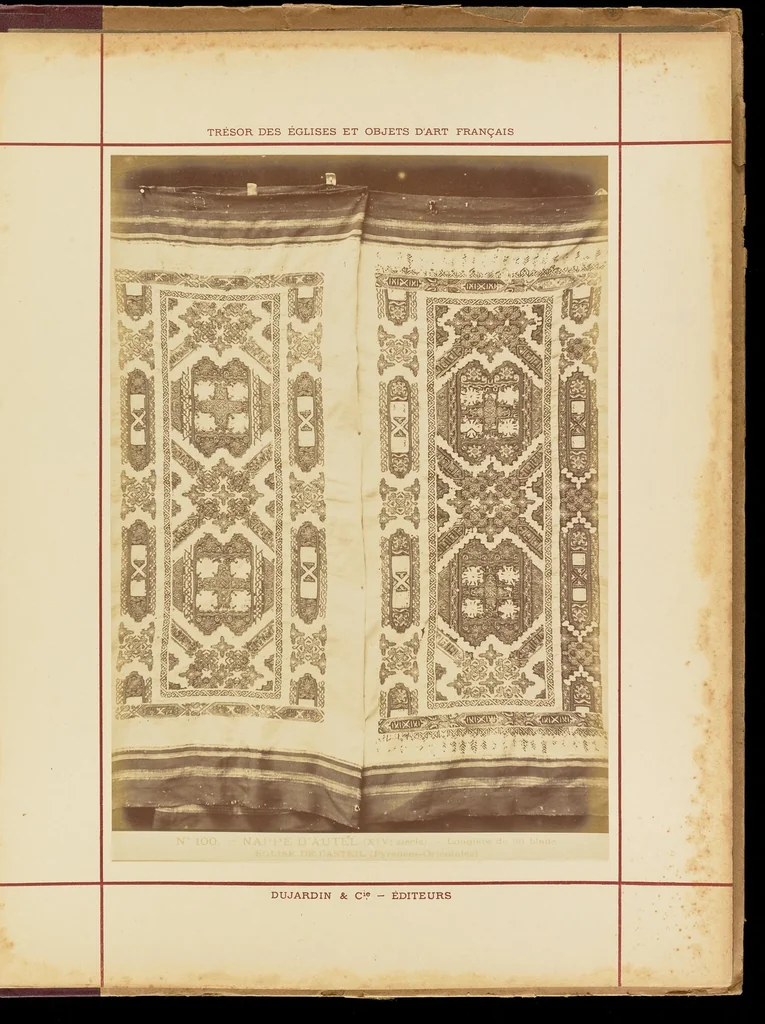 An illustration from Trésor des églises et objets d'art français appartenant aux musées exposés en 1889 au palais du Trocadéro, 1889, leaf 46