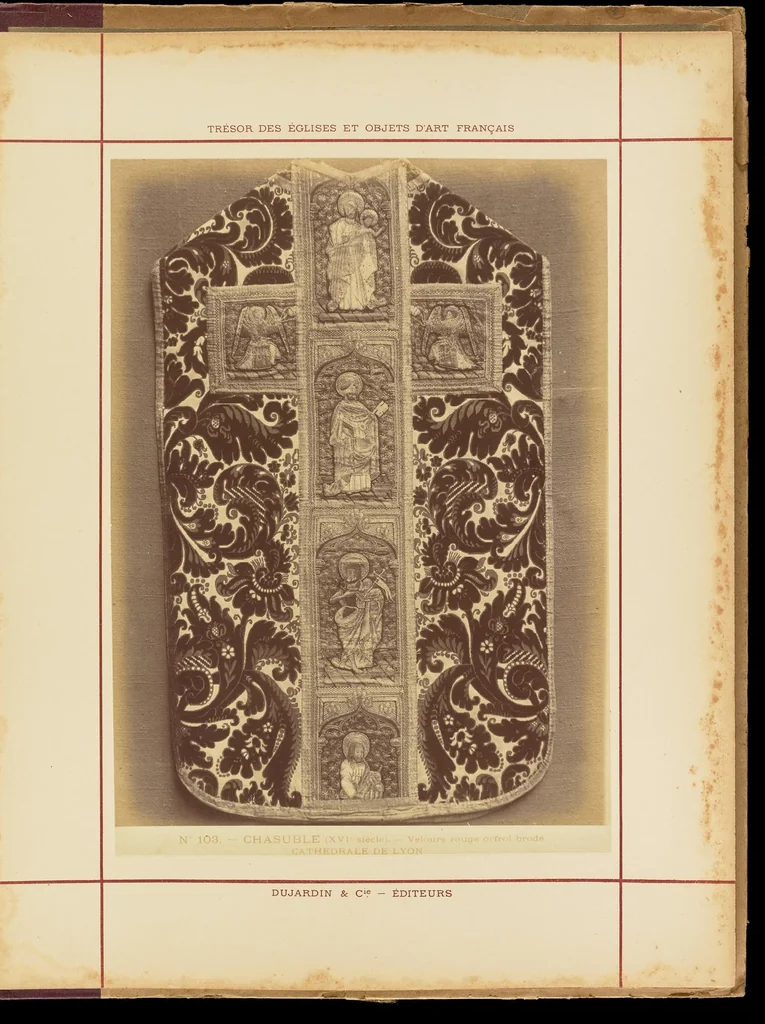 An illustration from Trésor des églises et objets d'art français appartenant aux musées exposés en 1889 au palais du Trocadéro, 1889, leaf 52
