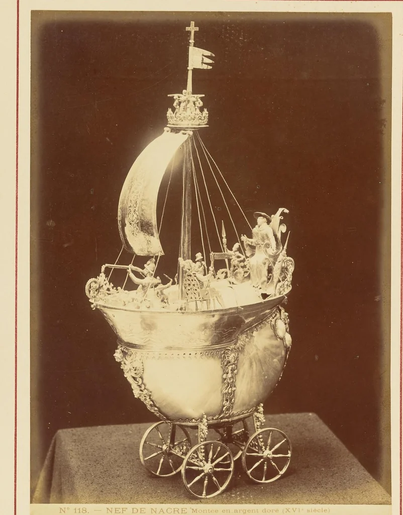 An illustration from Trésor des églises et objets d'art français appartenant aux musées exposés en 1889 au palais du Trocadéro, 1889, leaf 82