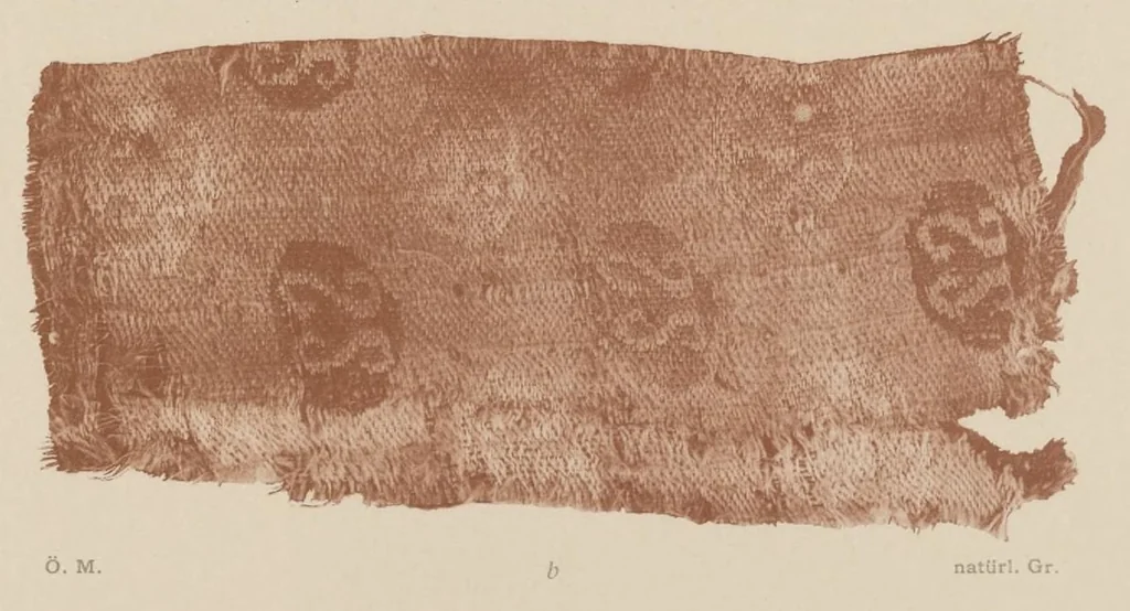 An illustration from Künstlerische entwicklung der weberei und stickerei innerhalb des europäischen kulturkreises von der spätantiken zeit bis zum beginne des XIX. jahrhundertes : mit ausschluss der volkskunst, 1904, leaf 104