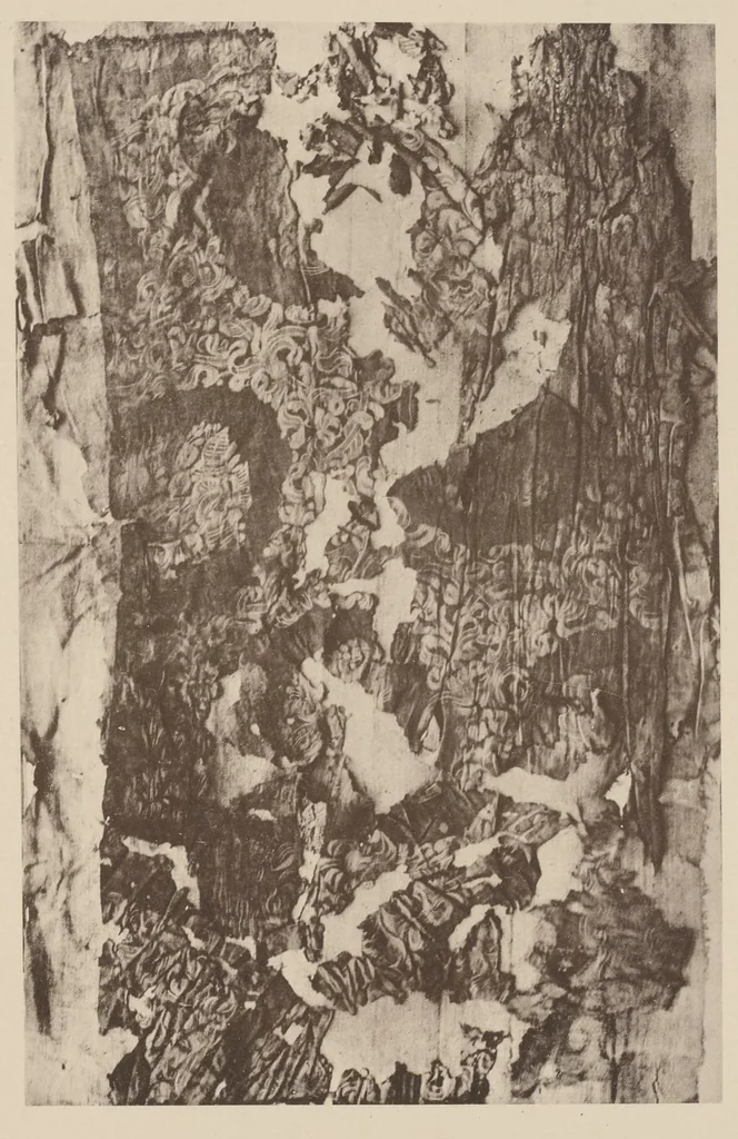An illustration from Künstlerische entwicklung der weberei und stickerei innerhalb des europäischen kulturkreises von der spätantiken zeit bis zum beginne des XIX. jahrhundertes : mit ausschluss der volkskunst, 1904, leaf 50