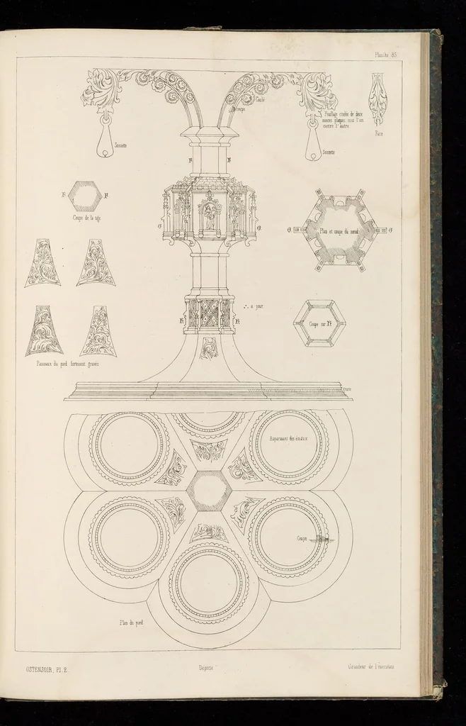 An illustration from Orfévrerie et ouvrages en métal du moyen-âge, mésurés et dessinés d'après les anciens modèles, 1852, leaf 204