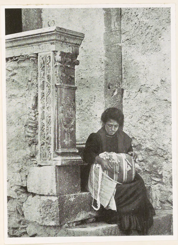 An illustration from Old Italian lace, 1913, leaf 300