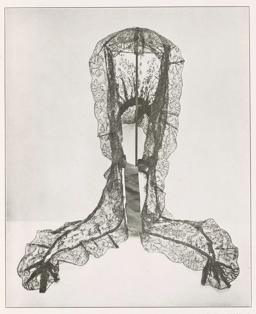 An illustration from Antique laces of American collectors; text by Frances Morris and Marian Hague, 1920, leaf 30