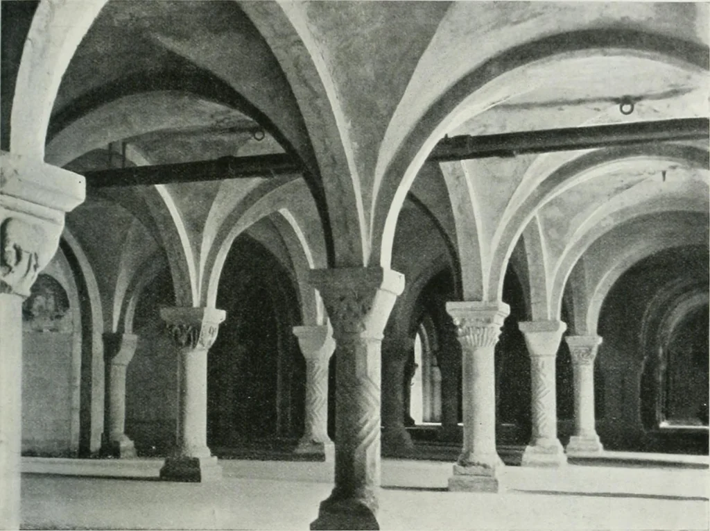 An illustration from A guide to English Gothic architecture, illustrated by numerous drawings and photographs, 1922, leaf 103