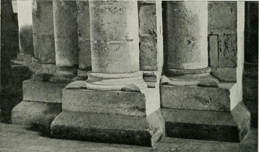 An illustration from A guide to English Gothic architecture, illustrated by numerous drawings and photographs, 1922, leaf 176