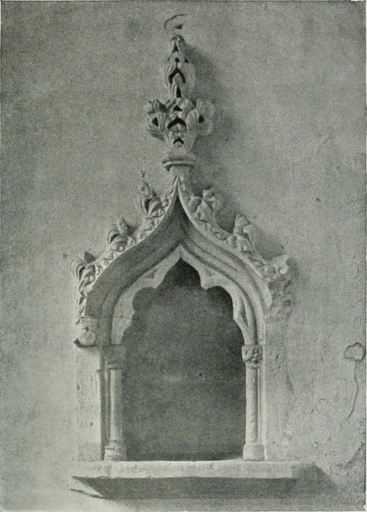 An illustration from A guide to English Gothic architecture, illustrated by numerous drawings and photographs, 1922, leaf 195