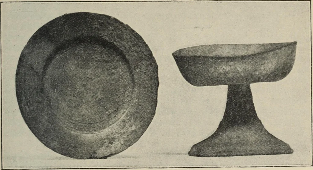 An illustration from A guide to the Mediaeval Room and to the specimens of mediaeval and later times in the gold ornament room : with fourteen plates and a hundred and ninety-four illustrations, 1907, leaf 112