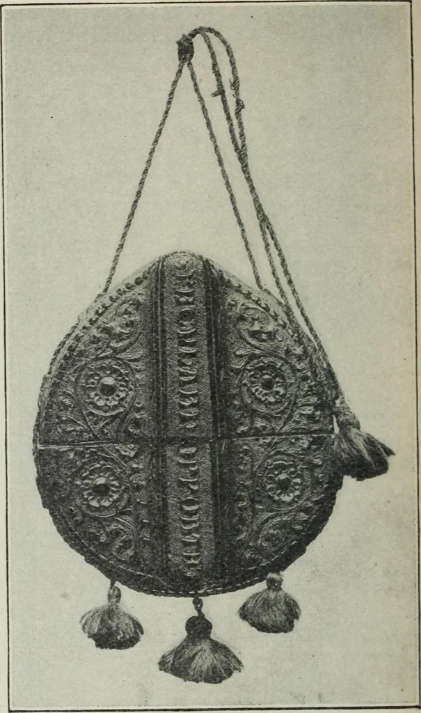 An illustration from A guide to the Mediaeval Room and to the specimens of mediaeval and later times in the gold ornament room : with fourteen plates and a hundred and ninety-four illustrations, 1907, leaf 131
