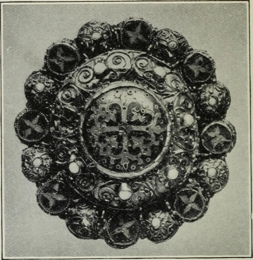 An illustration from A guide to the Mediaeval Room and to the specimens of mediaeval and later times in the gold ornament room : with fourteen plates and a hundred and ninety-four illustrations, 1907, leaf 141