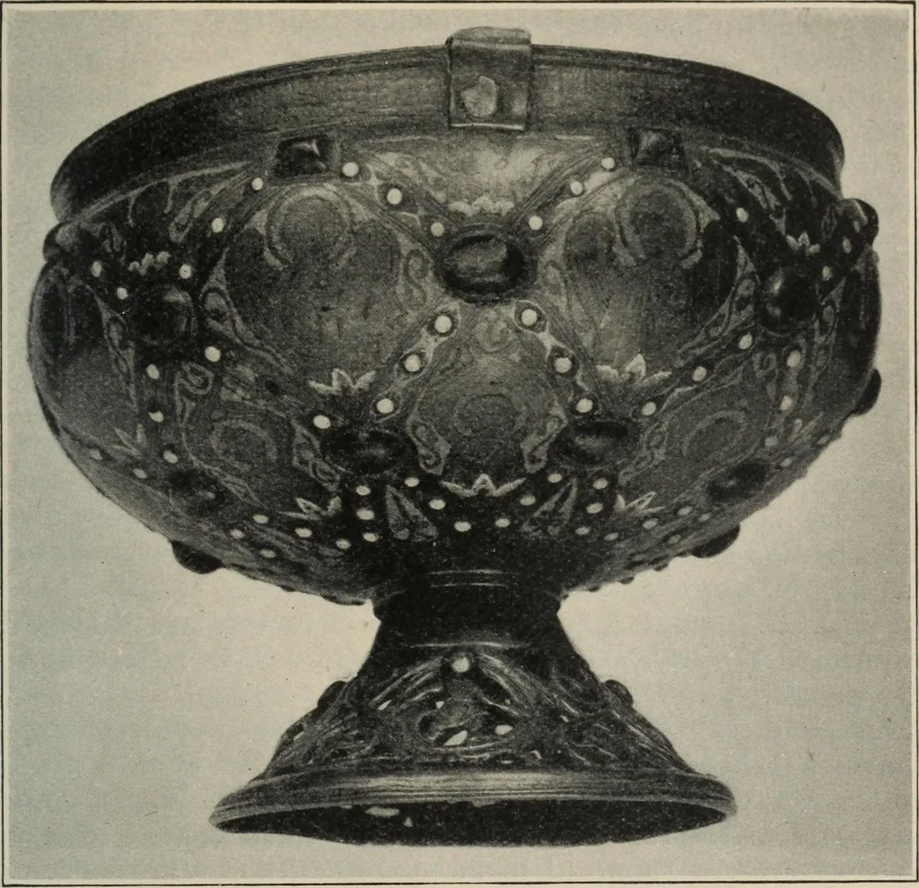 An illustration from A guide to the Mediaeval Room and to the specimens of mediaeval and later times in the gold ornament room : with fourteen plates and a hundred and ninety-four illustrations, 1907, leaf 148