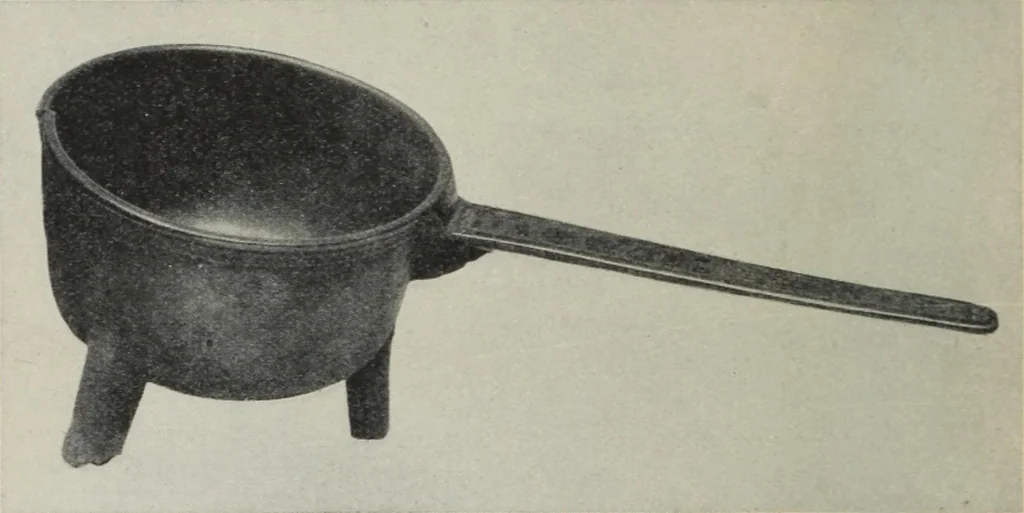 An illustration from A guide to the Mediaeval Room and to the specimens of mediaeval and later times in the gold ornament room : with fourteen plates and a hundred and ninety-four illustrations, 1907, leaf 29