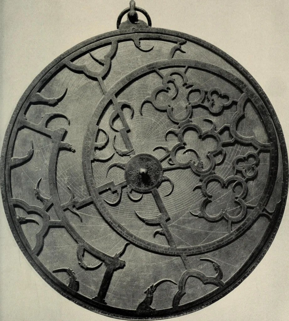 An illustration from A guide to the Mediaeval Room and to the specimens of mediaeval and later times in the gold ornament room : with fourteen plates and a hundred and ninety-four illustrations, 1907, leaf 96