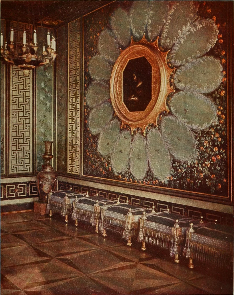 An illustration from Guter und schlechter Geschmack im Kunstgewerbe, 1912, leaf 344
