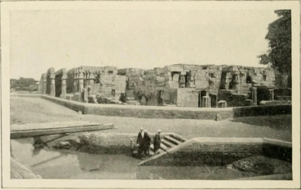 An illustration from Égypte, 1912, leaf 153