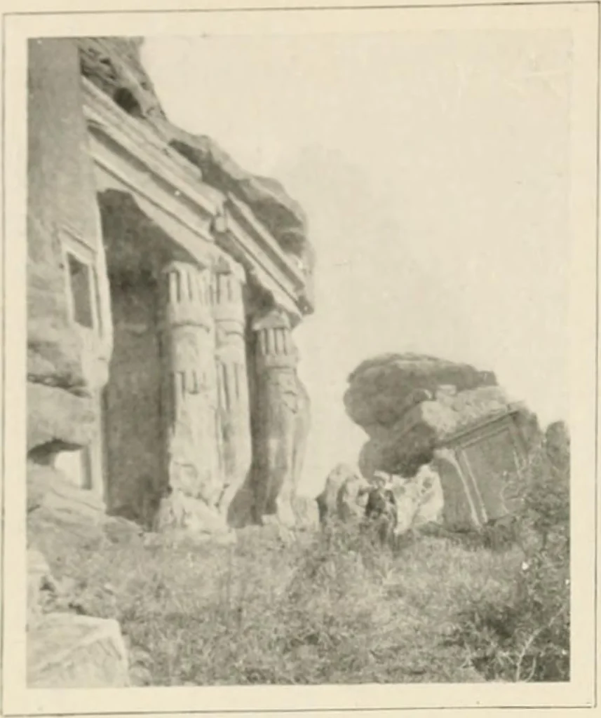 An illustration from Égypte, 1912, leaf 155