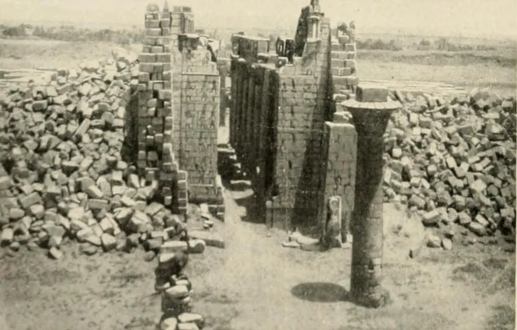 An illustration from Égypte, 1912, leaf 237