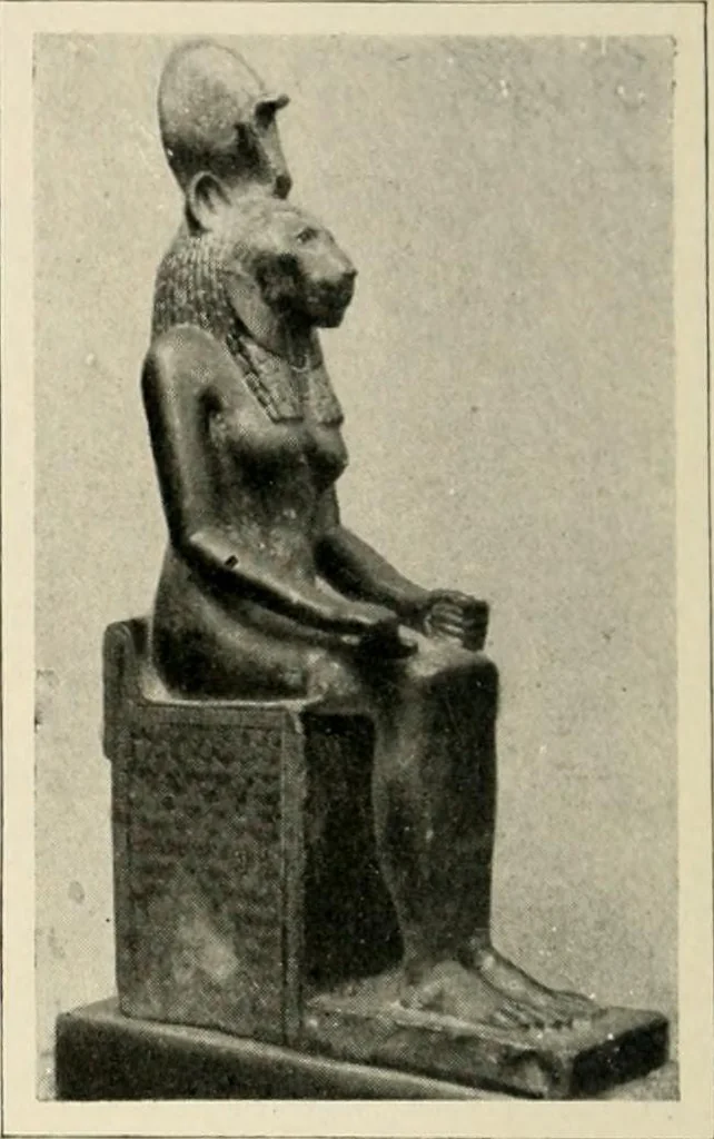 An illustration from Égypte, 1912, leaf 307
