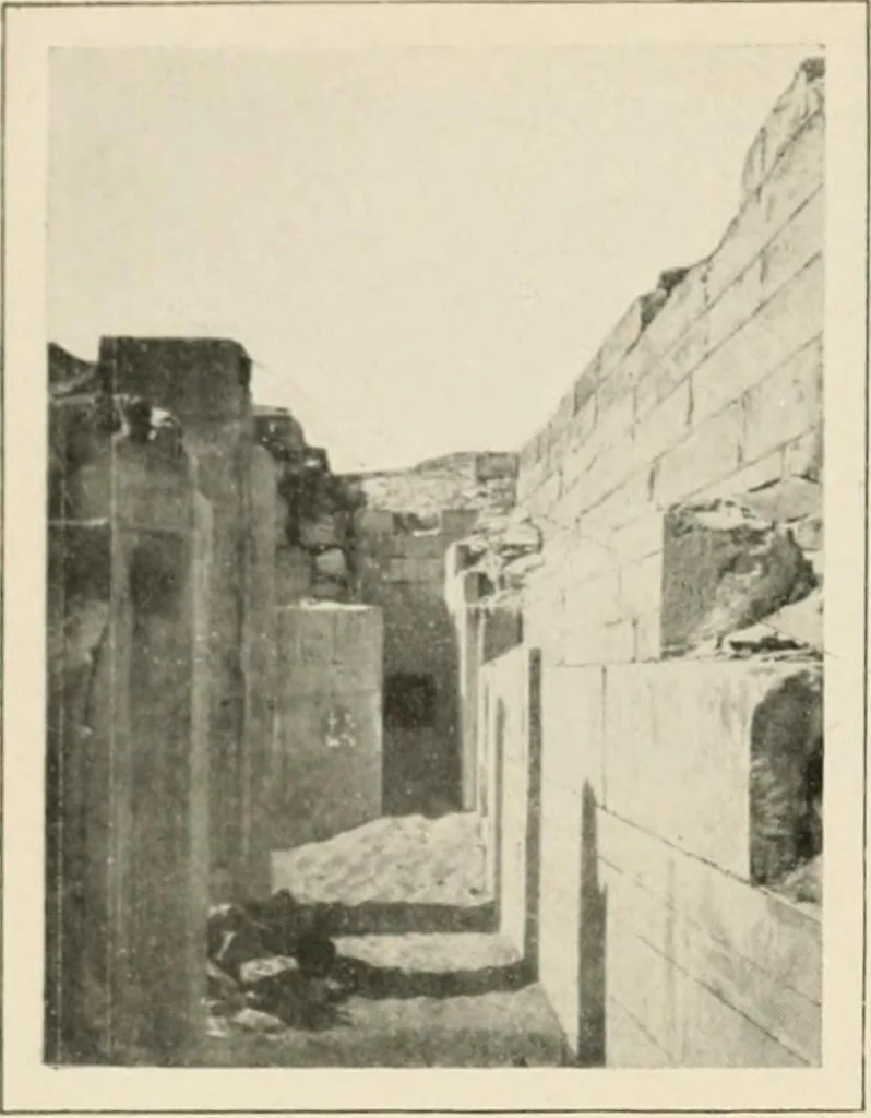 An illustration from Égypte, 1912, leaf 67