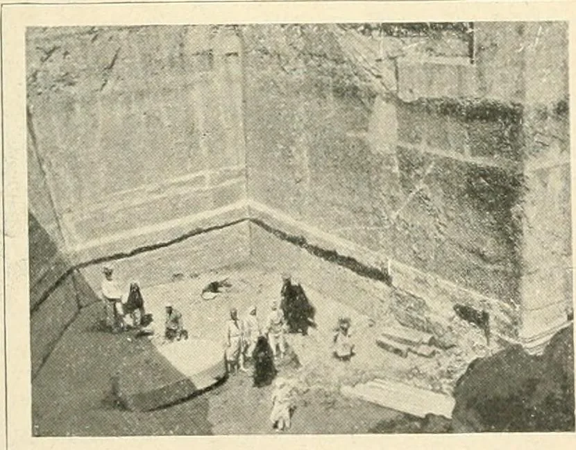 An illustration from Égypte, 1911, leaf 63