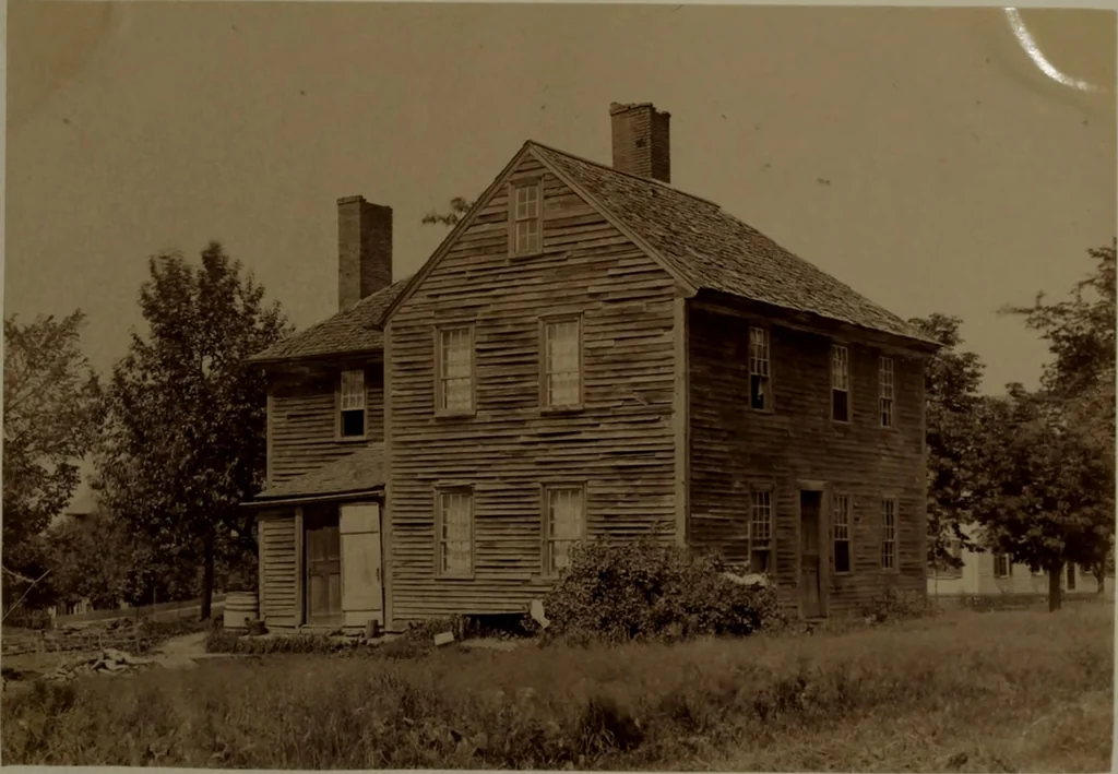 An illustration from Halliday's collection of photographs of colonial and provincial houses, 1628-1775, 1894, leaf 28