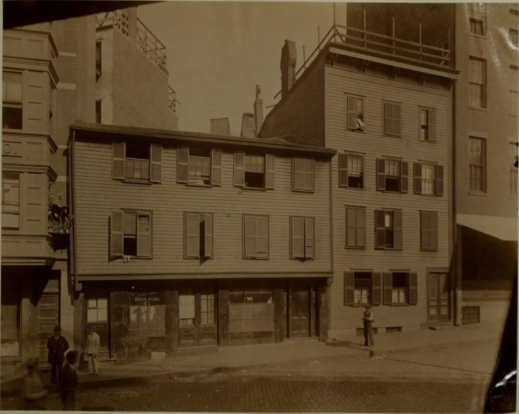 An illustration from Halliday's collection of photographs of colonial and provincial houses, 1628-1775, 1894, leaf 56