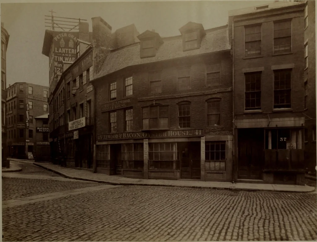 An illustration from Halliday's collection of photographs of colonial and provincial houses, 1628-1775, 1894, leaf 72