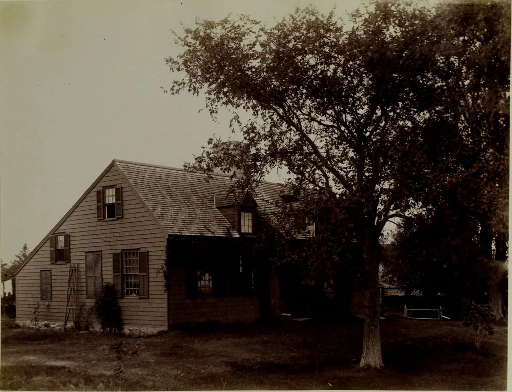 An illustration from Halliday's collection of photographs of colonial and provincial houses, 1628-1775, 1894, leaf 104