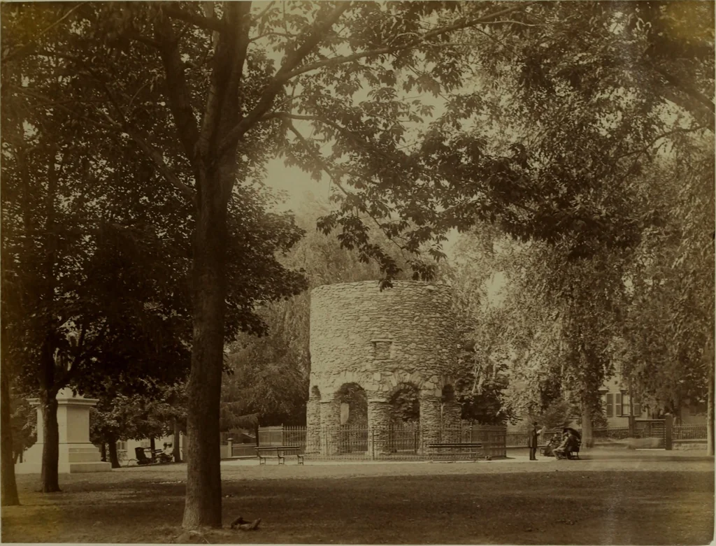 An illustration from Halliday's collection of photographs of colonial and provincial houses, 1628-1775, 1894, leaf 112
