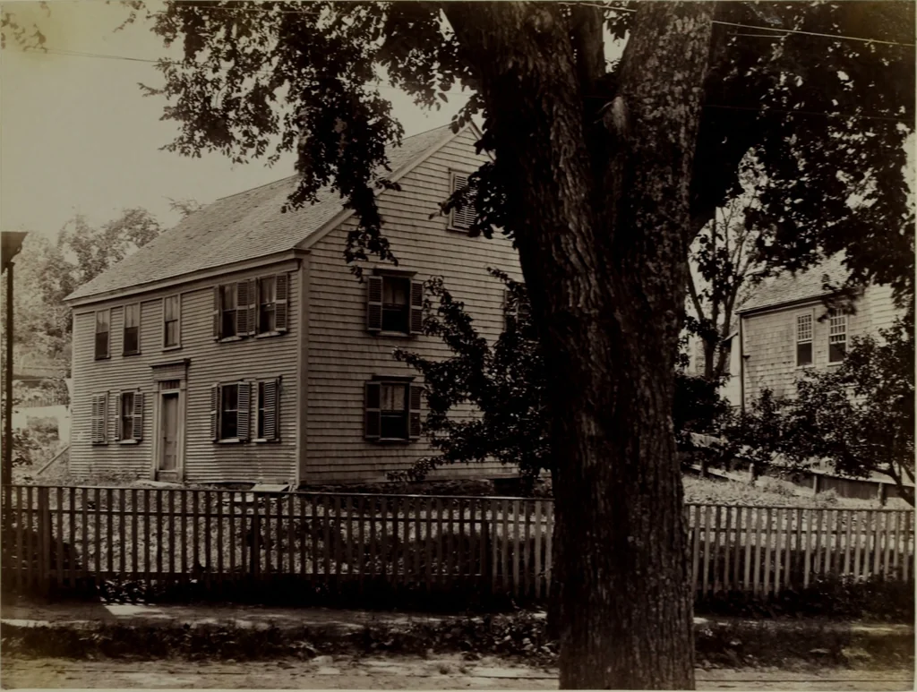 An illustration from Halliday's collection of photographs of colonial and provincial houses, 1628-1775, 1894, leaf 132