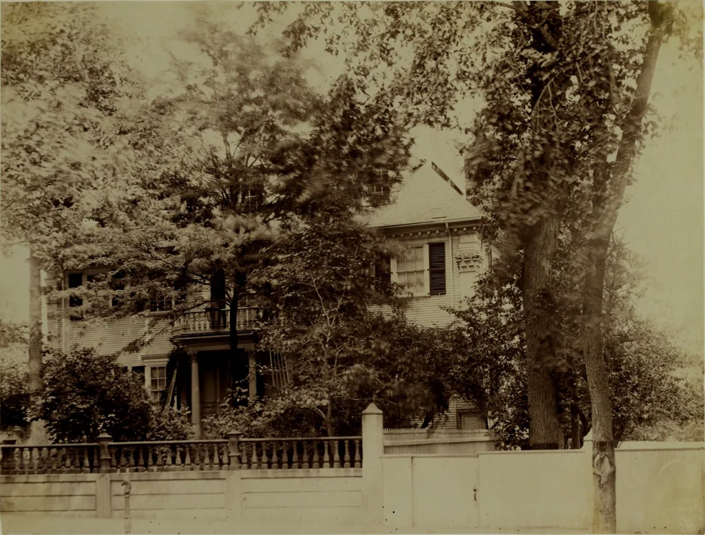 An illustration from Halliday's collection of photographs of colonial and provincial houses, 1628-1775, 1894, leaf 148