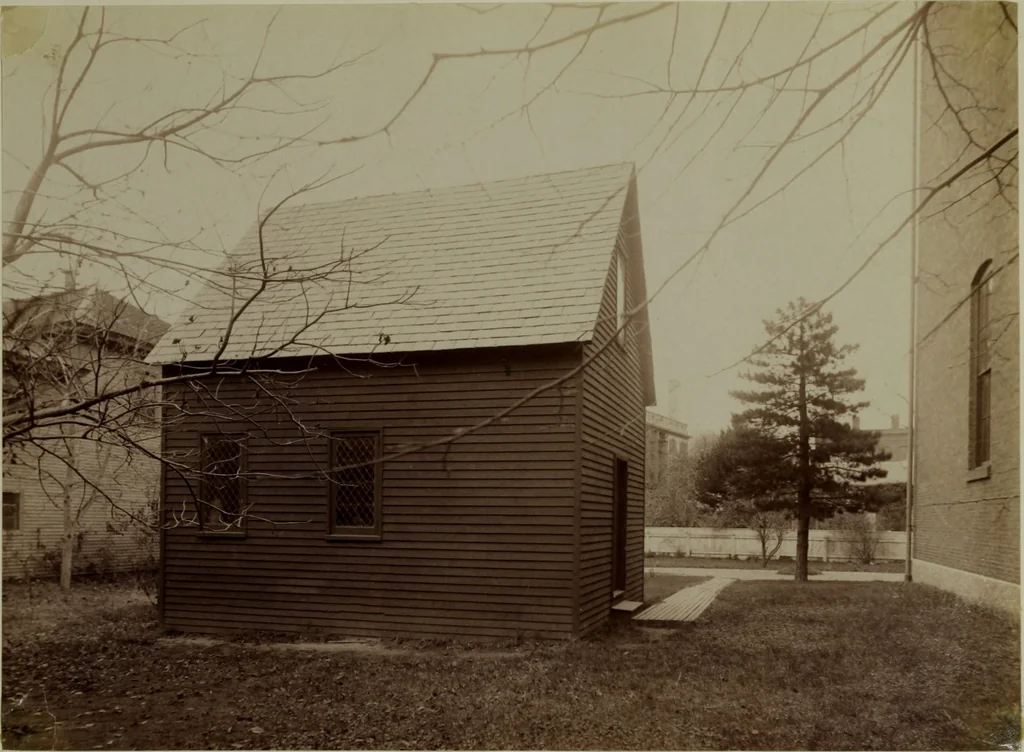 An illustration from Halliday's collection of photographs of colonial and provincial houses, 1628-1775, 1894, leaf 180