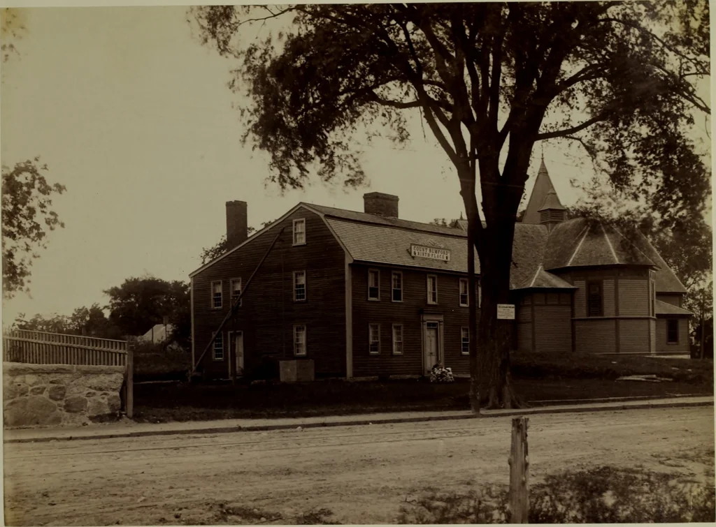 An illustration from Halliday's collection of photographs of colonial and provincial houses, 1628-1775, 1894, leaf 212