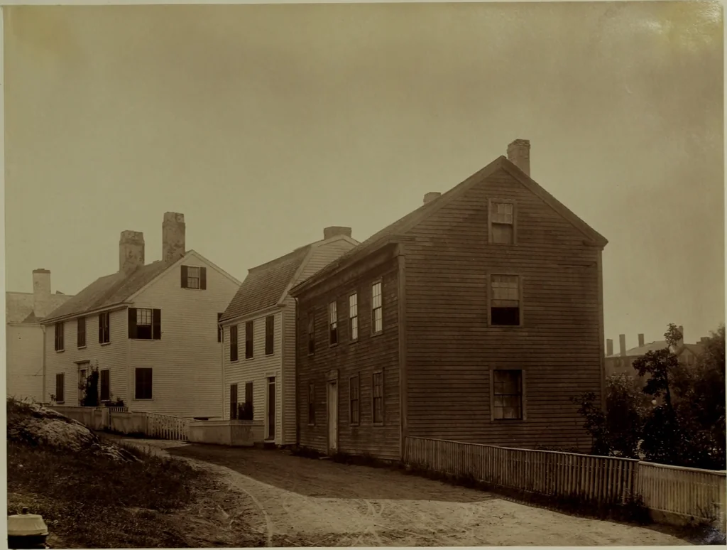 An illustration from Halliday's collection of photographs of colonial and provincial houses, 1628-1775, 1894, leaf 32
