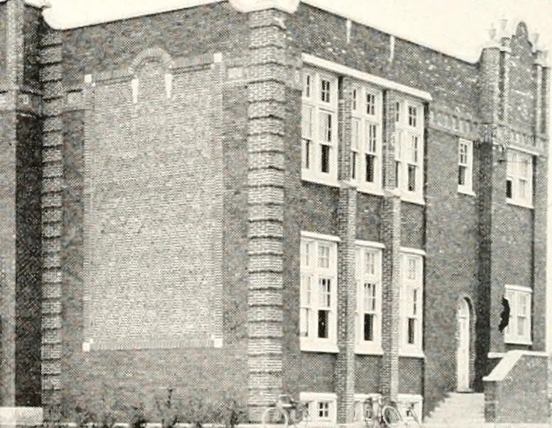 An illustration from Handbook for architects and builders, 1898, leaf 323