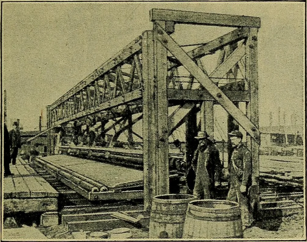 An illustration from Handbook of construction plant, its cost and efficiency, 1914, leaf 482