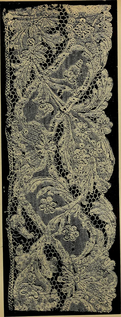An illustration from Handbuch der Spitzenkunde, Technisches und Geschichtliches über die Näh-, Klöppel- und Maschinenspitzen, 1894, leaf 121