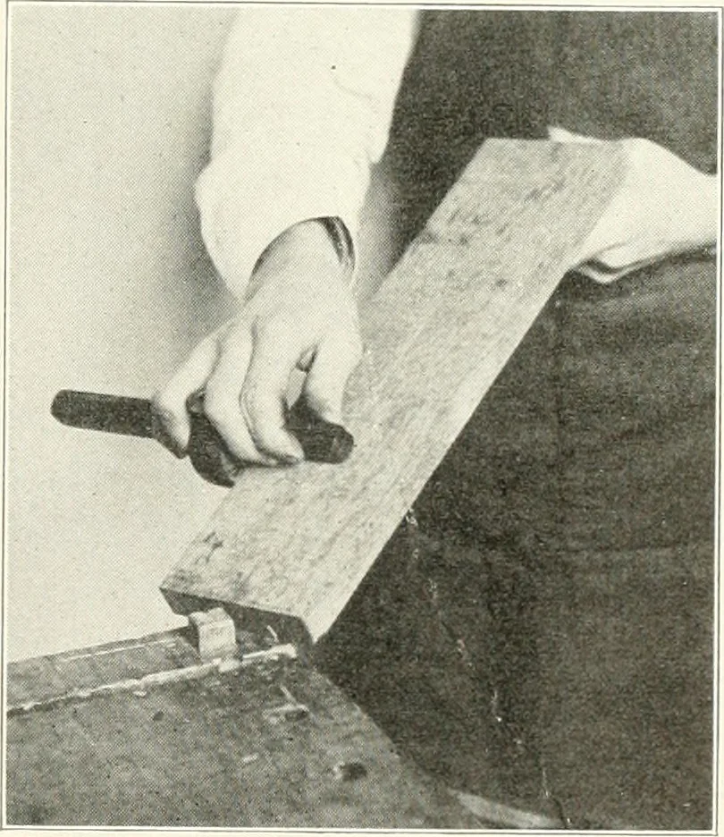An illustration from Handwork in wood, 1910, leaf 122