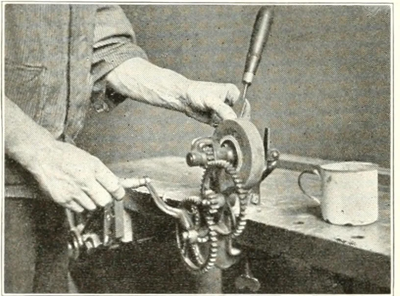 An illustration from Handwork in wood, 1910, leaf 127