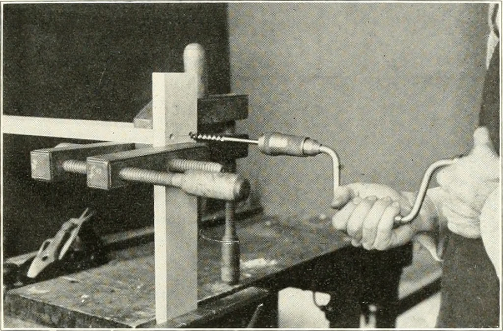 An illustration from Handwork in wood, 1910, leaf 160