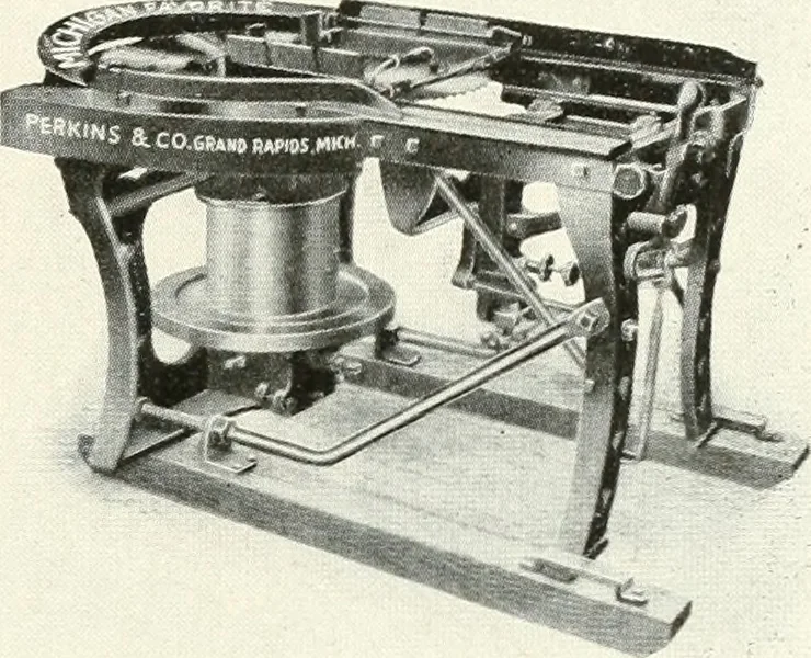 An illustration from Handwork in wood, 1910, leaf 48