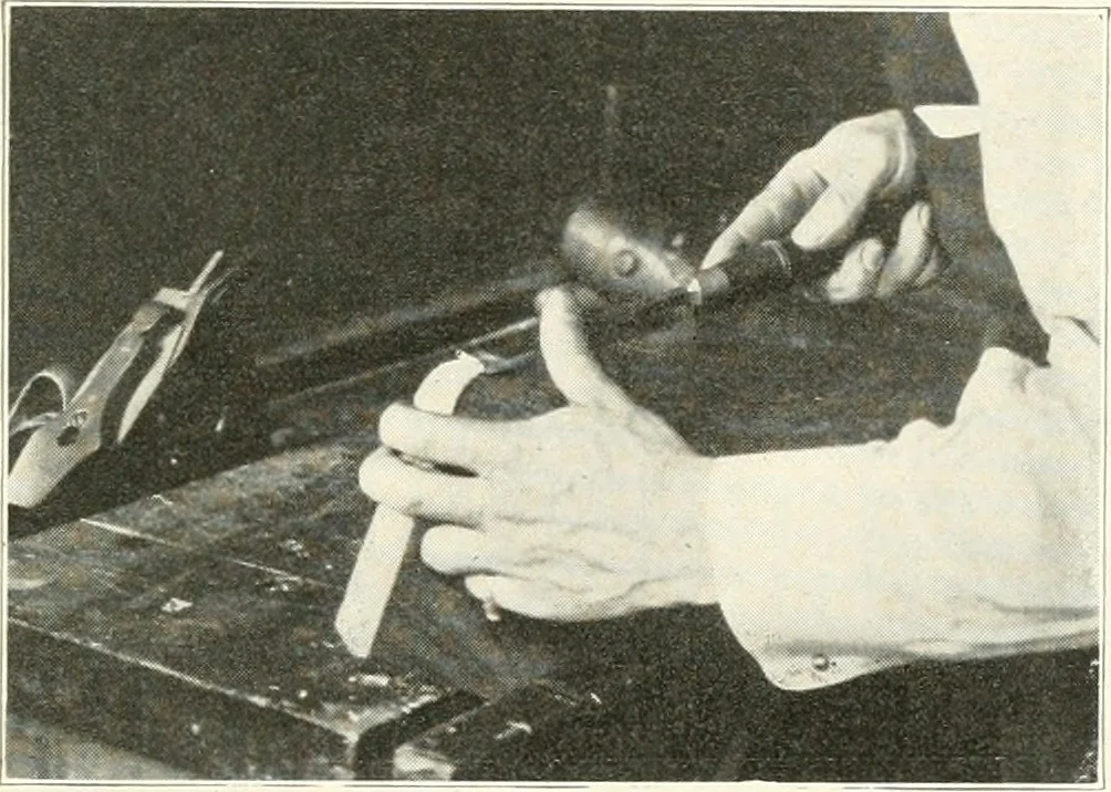 An illustration from Handwork in wood, 1910, leaf 64